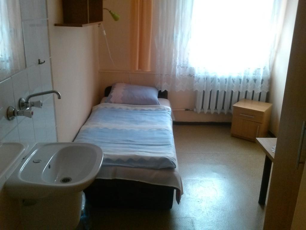 Pod Zielonym Kogutem Hostel Duszniki Zdrój Szoba fotó