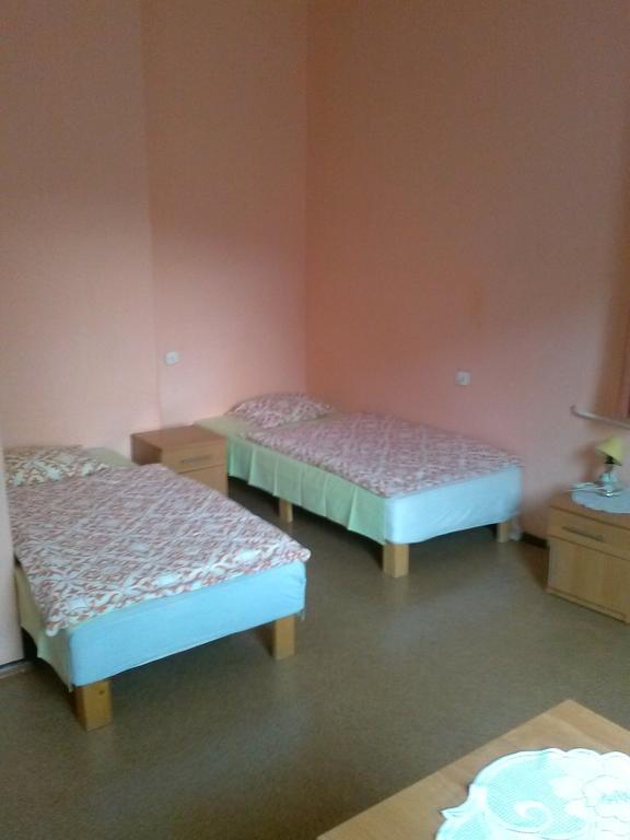 Pod Zielonym Kogutem Hostel Duszniki Zdrój Szoba fotó