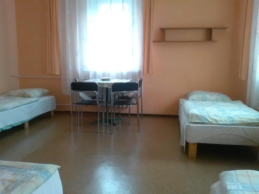 Pod Zielonym Kogutem Hostel Duszniki Zdrój Szoba fotó